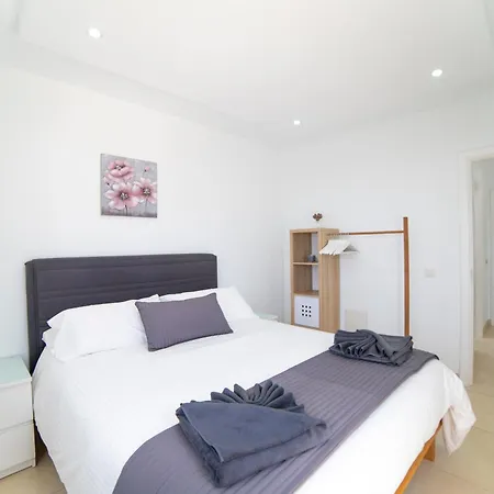 Sirmione بيت للعطل *